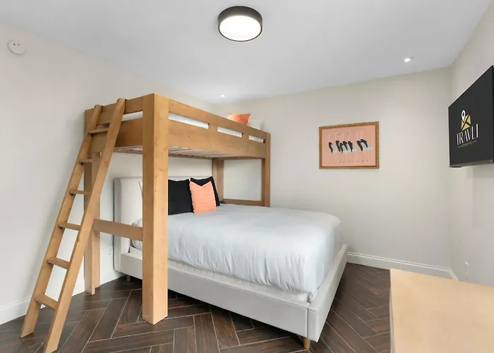 New Grotto Falls Retreat With Pool & Waterslide Holiday home Phoenix